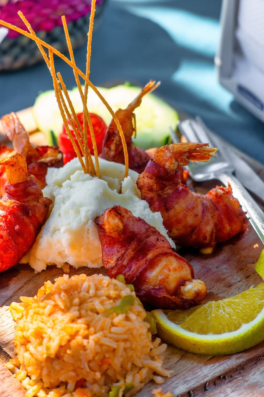 Camarones envueltos en&nbsp;tocineta