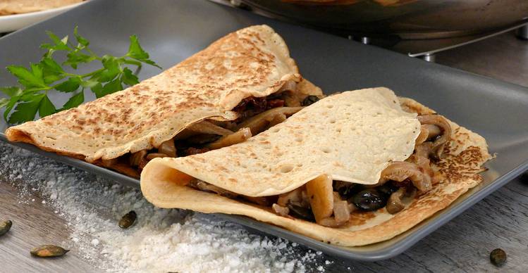 Crepes veganos con relleno de setas y pipas de&nbsp;calabaza